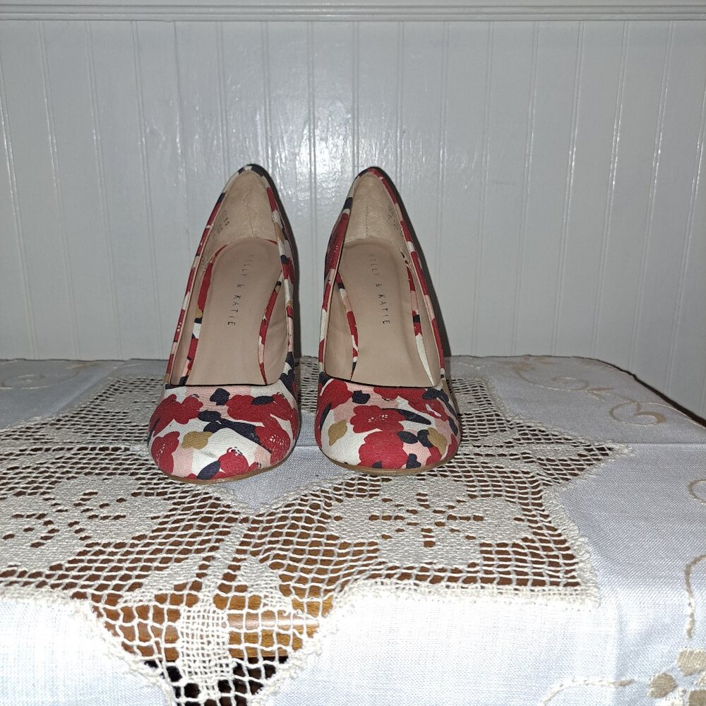 Kelly and Katie Corderno shoes floral pattern size 7